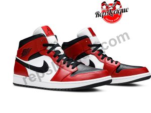 1 Air Jordan 1 Mid ‘Chicago Black Toe’ Reps