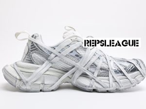 Balenciaga Men'S 3xl Extreme Lace Sneaker In White Reps