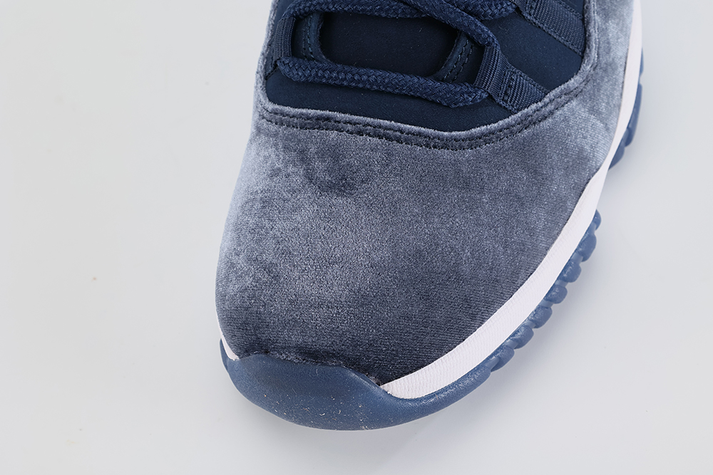Air Jordan 11 Retro Midnight Navy Velvet Reps-04