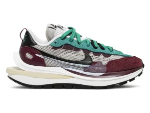 Sacai x NK VaporWaffle SP Villain Red Reps