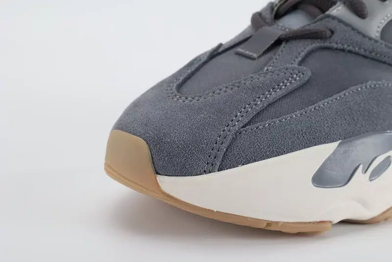 Yeezy Boost 700 Magnet Reps-02
