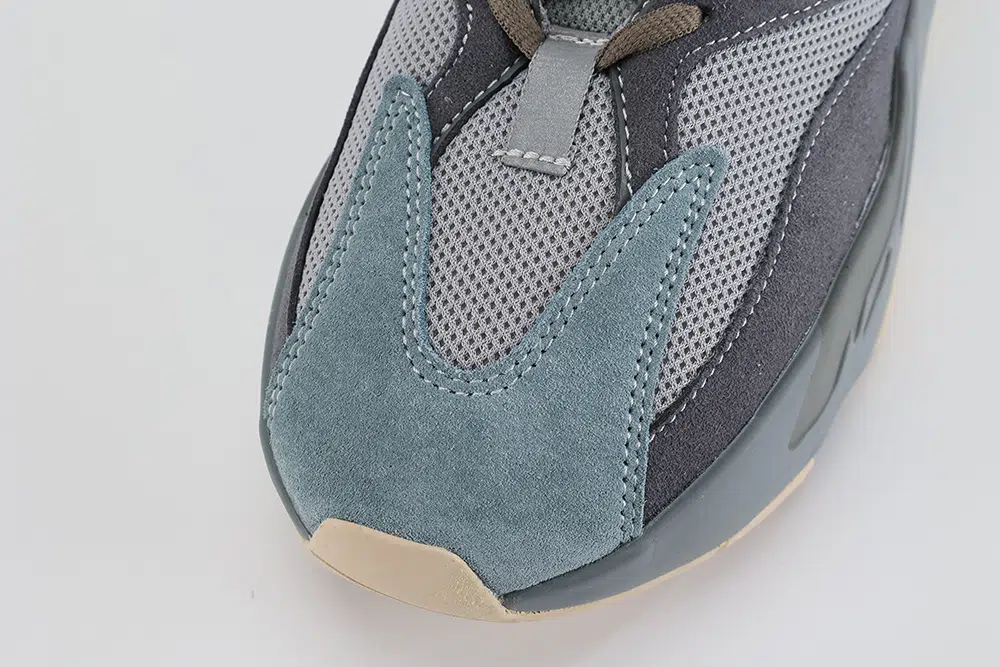 Yeezy Boost 700 Teal Blue Reps-01