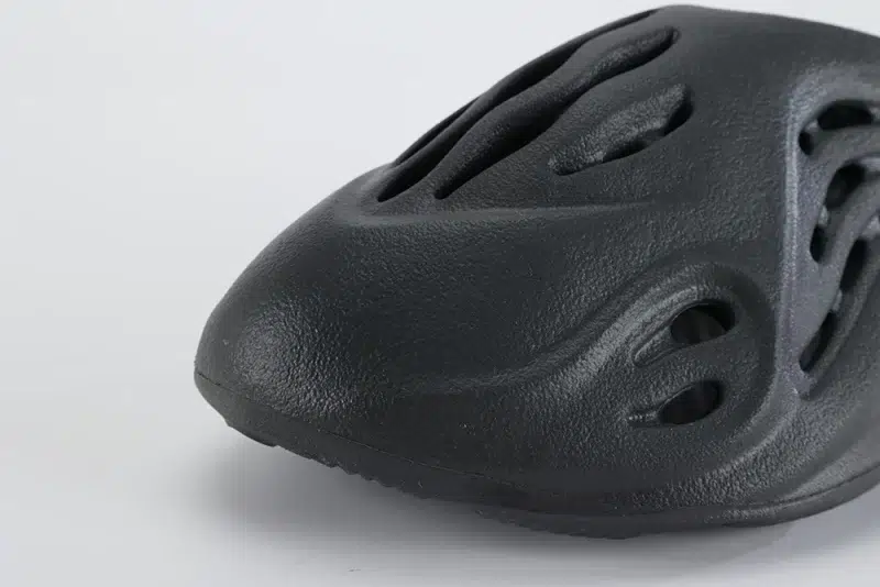 Yeezy Foam Runner Onyx Reps-03