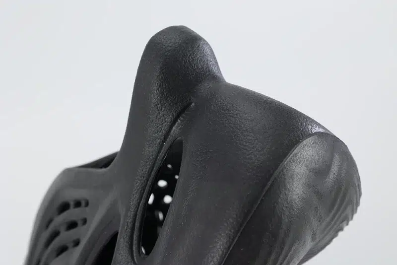 Yeezy Foam Runner Onyx Reps-04