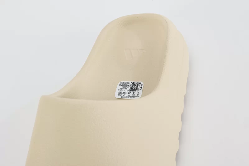 Yeezy Slides Bone Reps-01