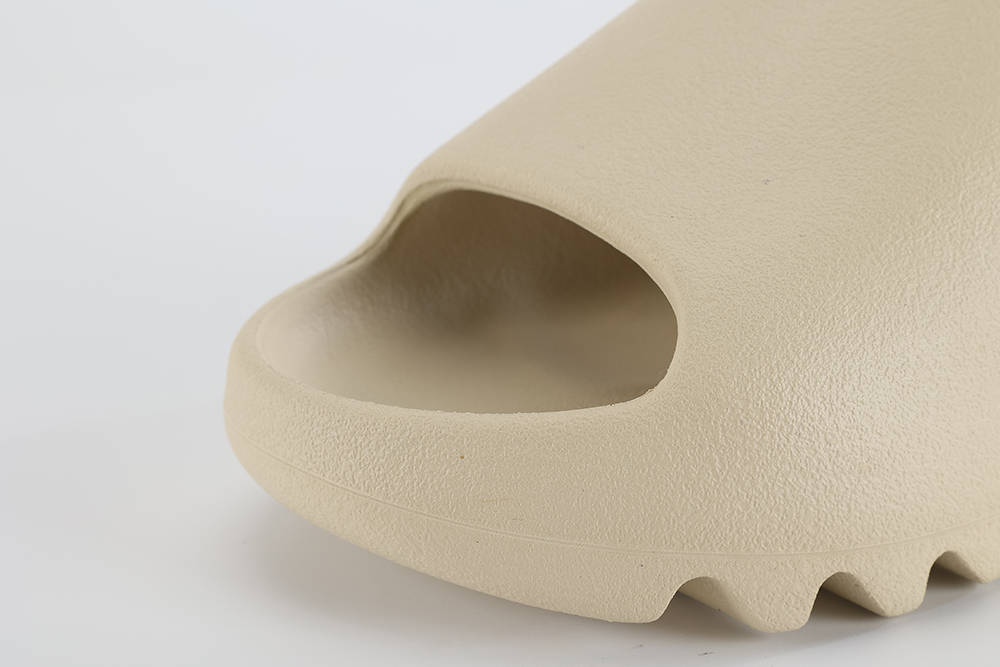 Yeezy Slides Bone Reps-02