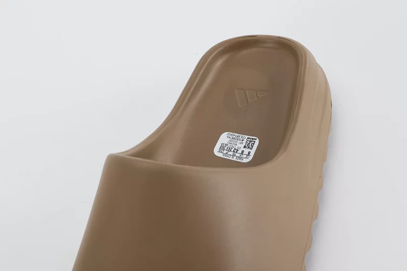 Yeezy Slides Core Reps-01