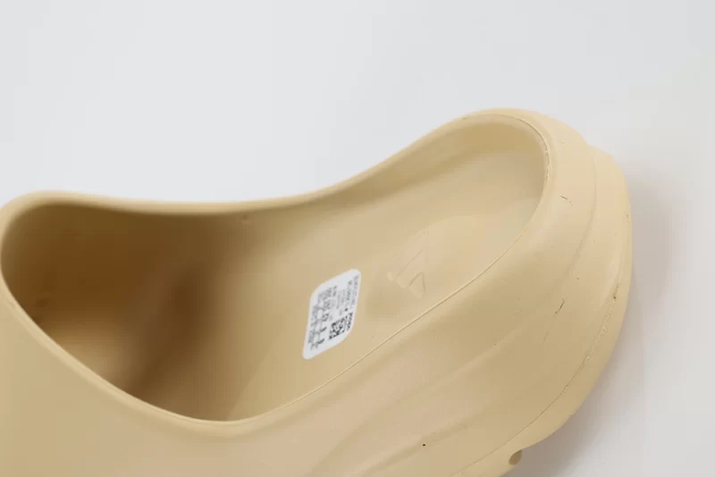 Yeezy Slides Sand Reps-04