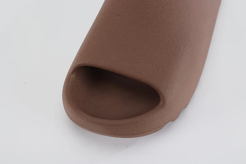 Yeezy Slides Soot Reps-01