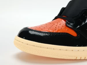 air-jordan-1-retro-high-og-shattered-backboard-3.0-replica-4.webp