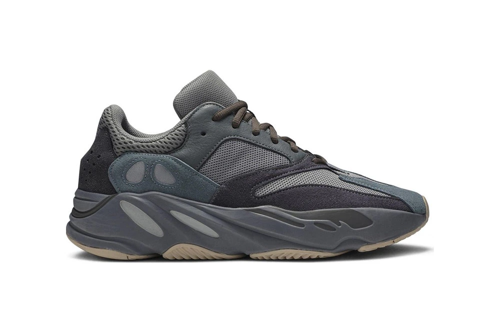 Yeezy Boost 700 Teal Blue Reps