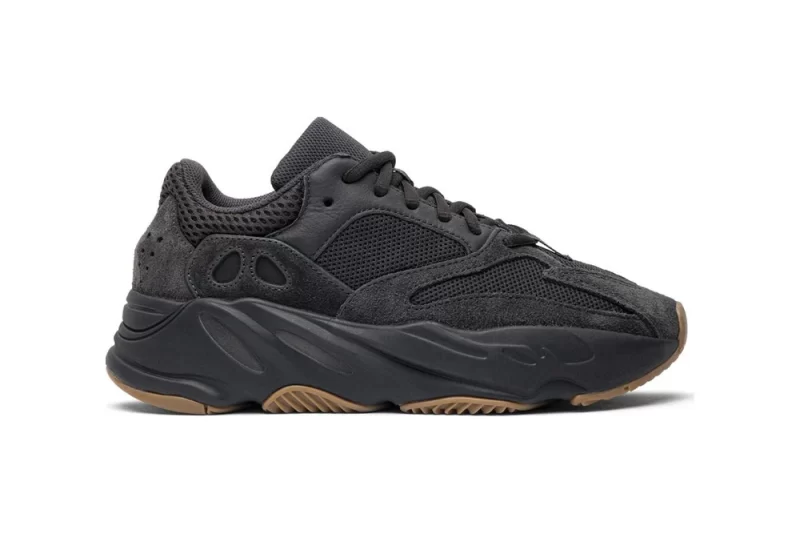 Yeezy Boost 700 Utility Black Reps