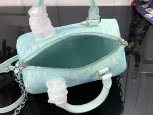 3899FC26-A255-E865-2BA9-EA19DC136583