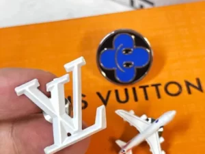 3E765FBD-D2C0-B9D8-2B32-83C718D1ABC8