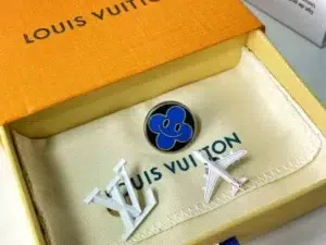 Reps Louis vuitton Brooch