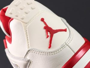 5DEABA0E7E98058C63C8F6C635A92D28-550×550